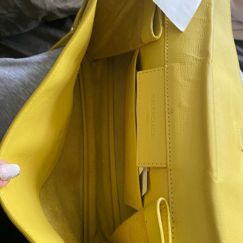 Balenciaga yellow clutch - Picture 3 of 9